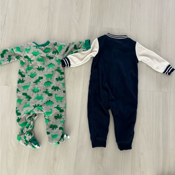 Carter’s Velour Onesies 3-6 months and 9 months used great condition - Picture 4 of 4